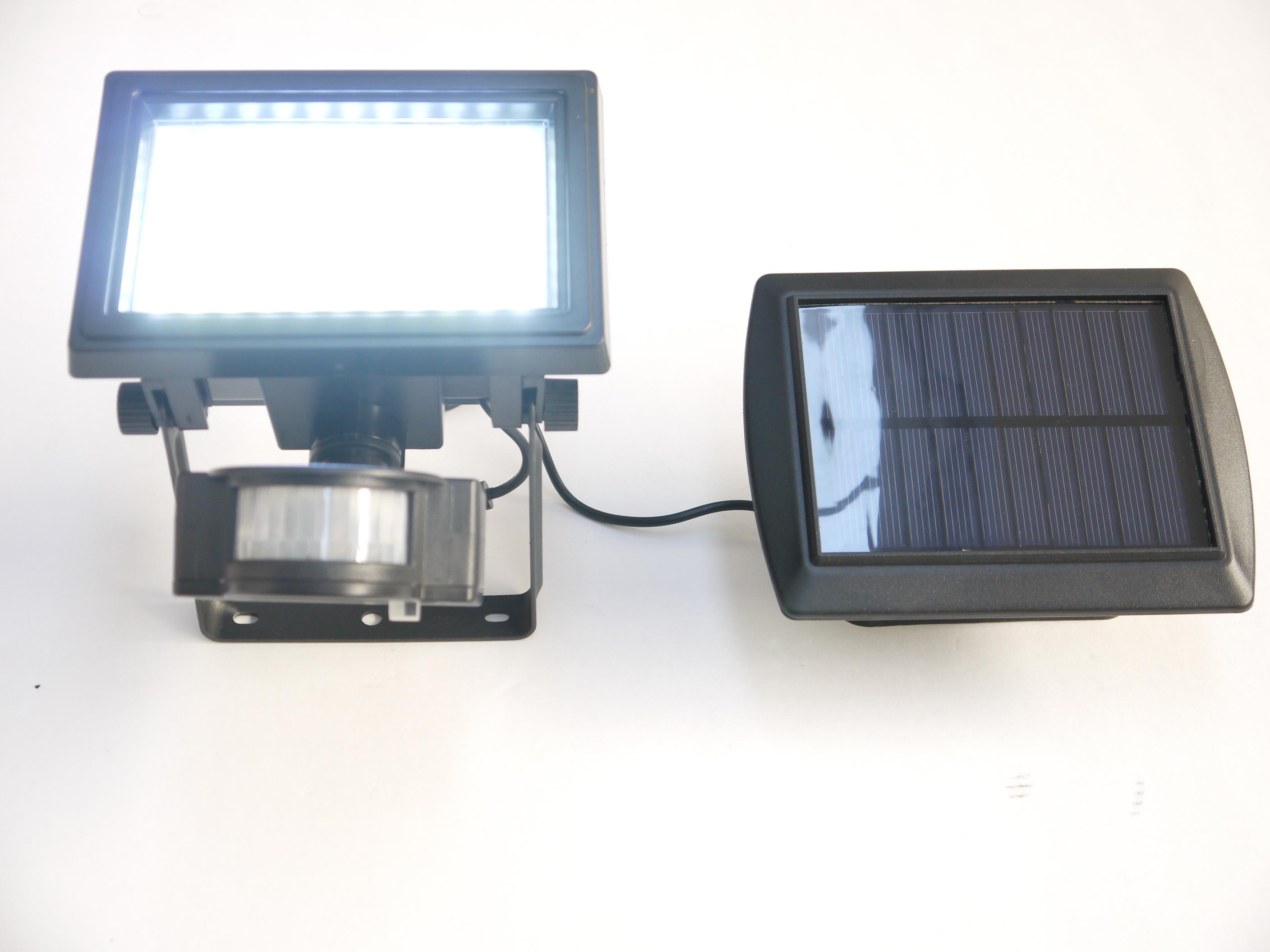 Solar Wandstrahler Ulf  99 LEDs