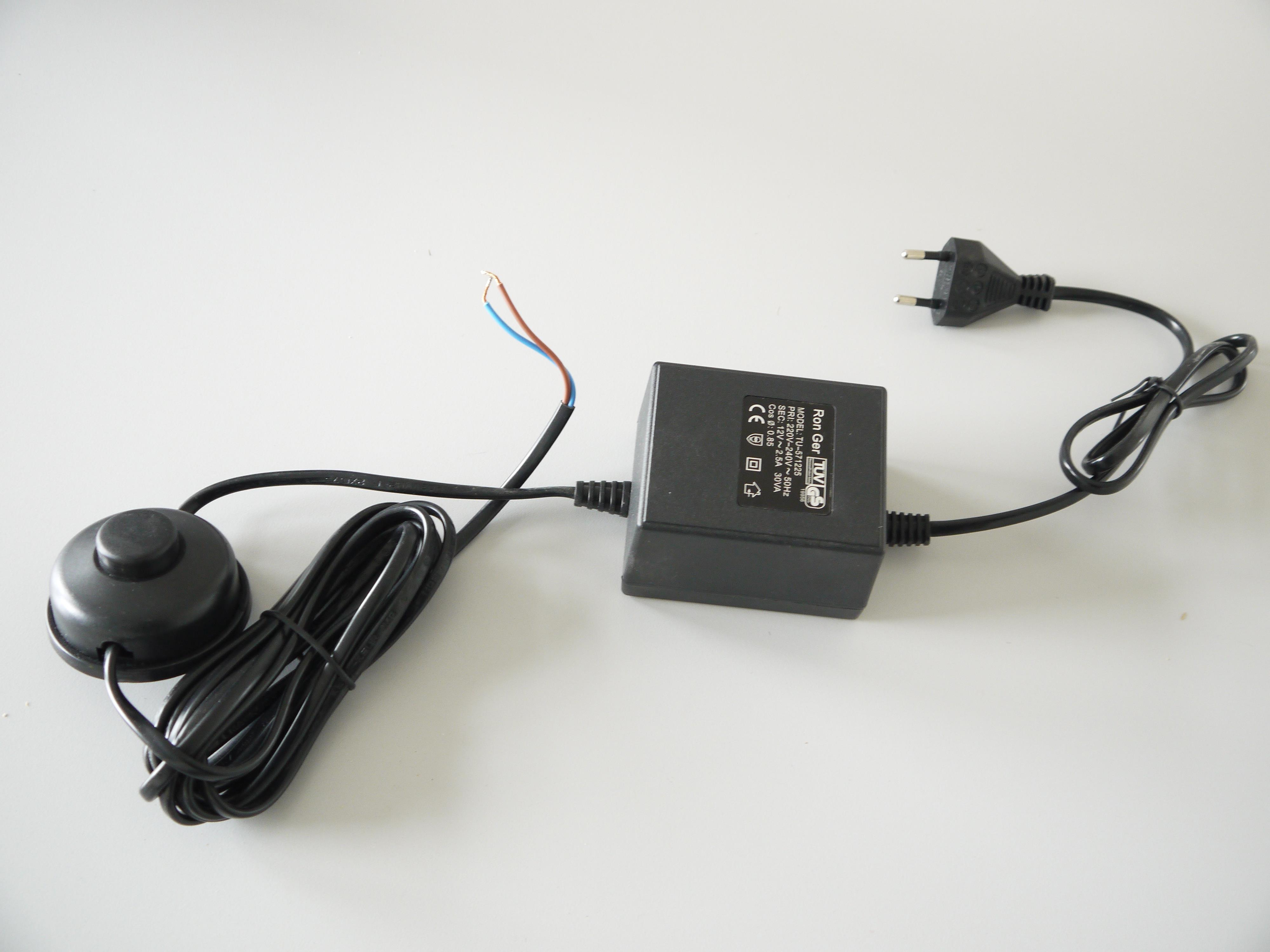 Kabeltrafo mit Fußschalter 12V