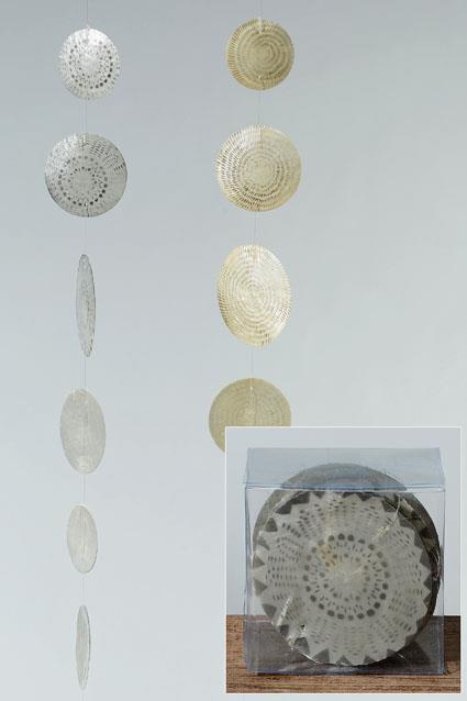 Dekoratives Capiz Windspiel Stern aus Muschelblättchen