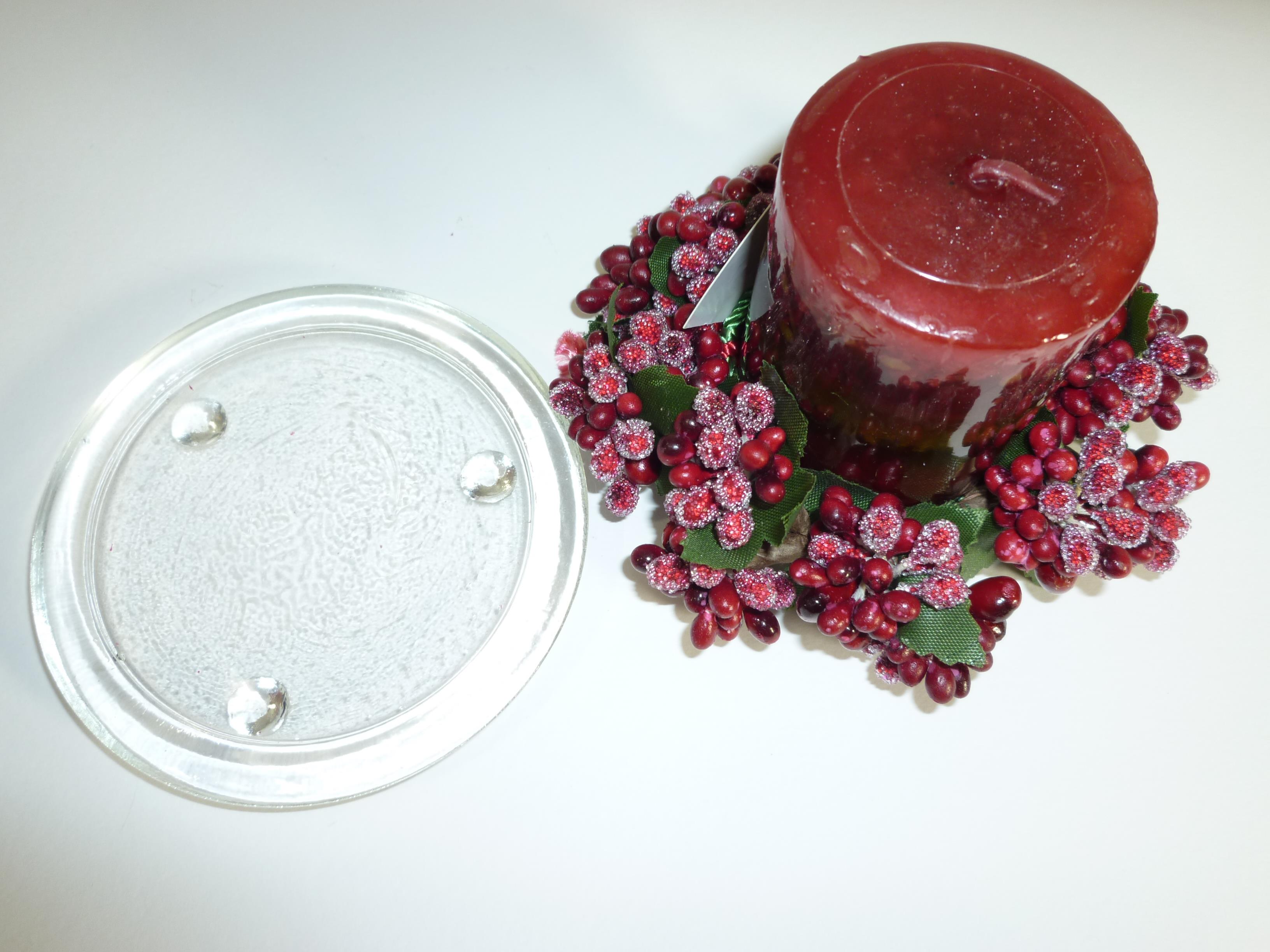 2 x Kerze mit Kerzenteller und Kranz