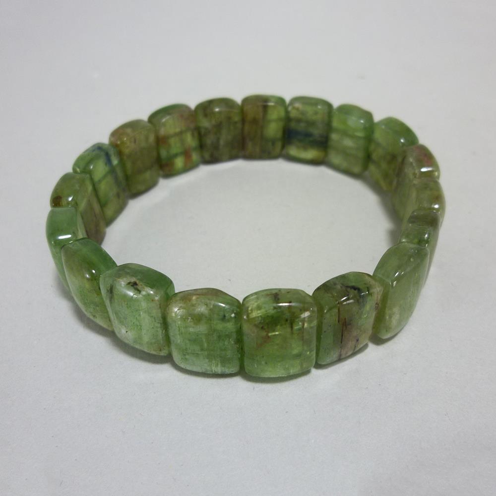 Wunderschönes Edelstein Armband aus grünem Quarz