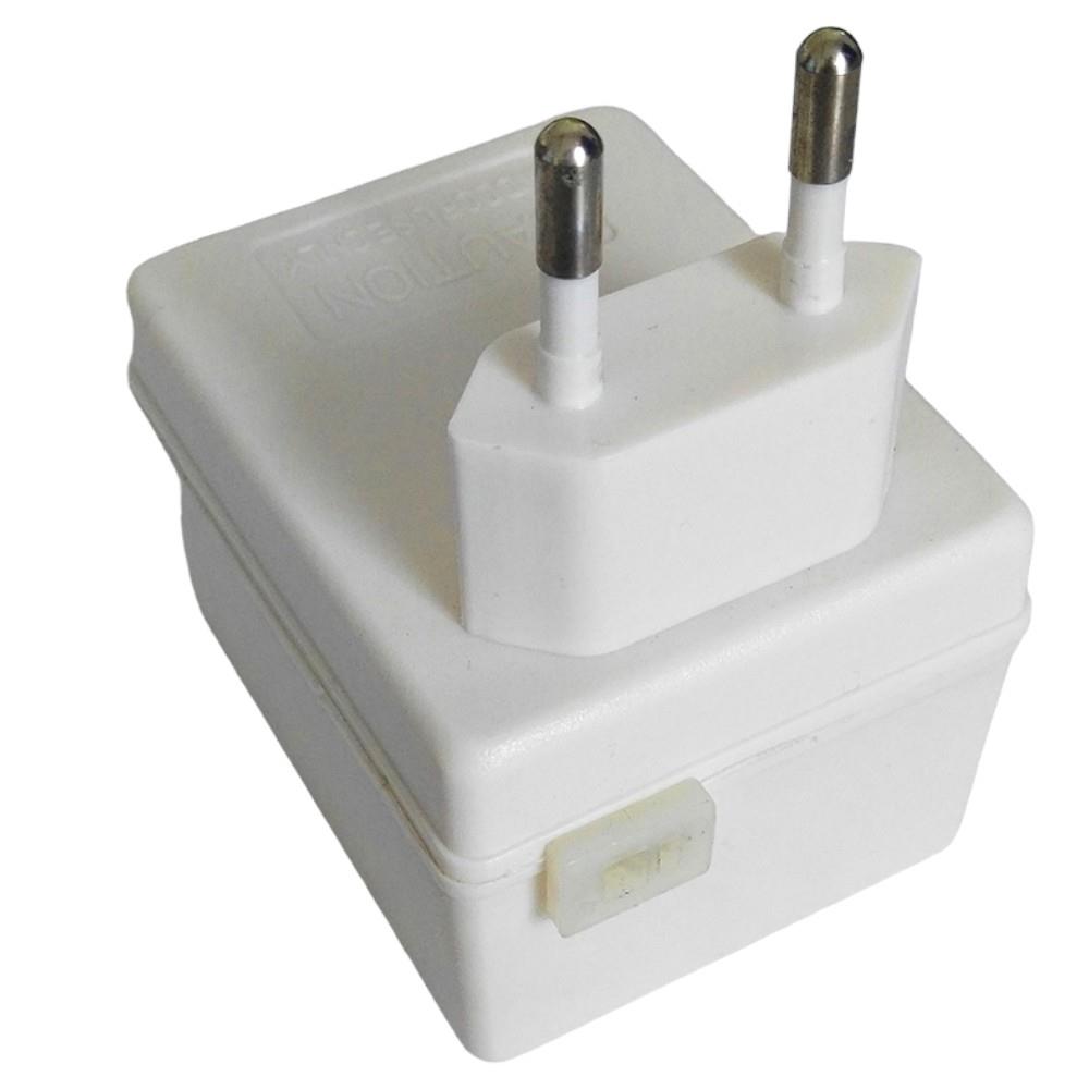 Steckertrafo mit 2 Pin Adapter weiß 12V