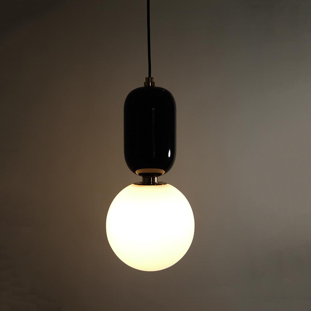 LED Pendelleuchte Nova Kugel 25cm schwarz-weiß