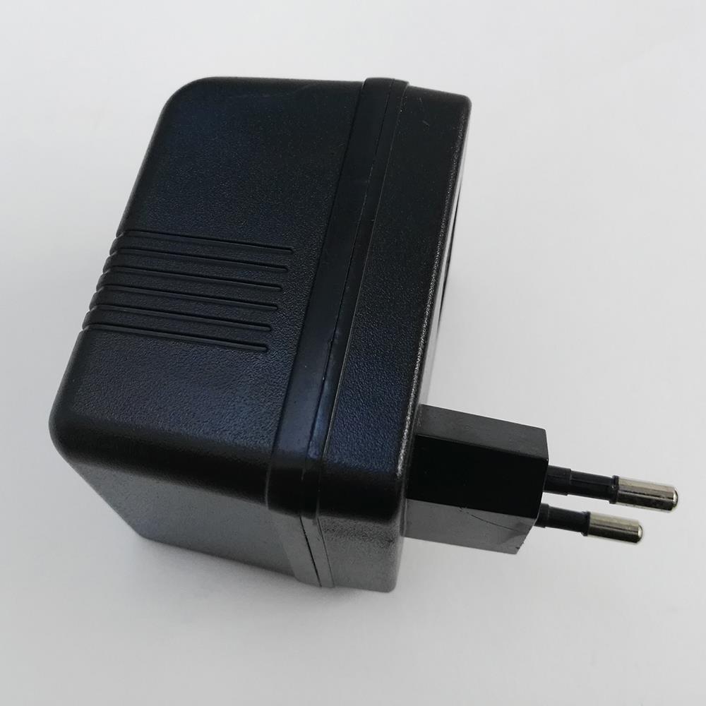 Ersatztrafo mit 2 Pin Anschluss 12V - 1,25A max.15 Watt Netzteil für Innen Adapter