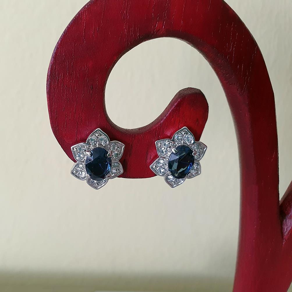 Ohrstecker "Blume" im Set, mit Stein blau und Stein lila Ohrstecker "Blume" im Set, mit Stein blau und Stein lila