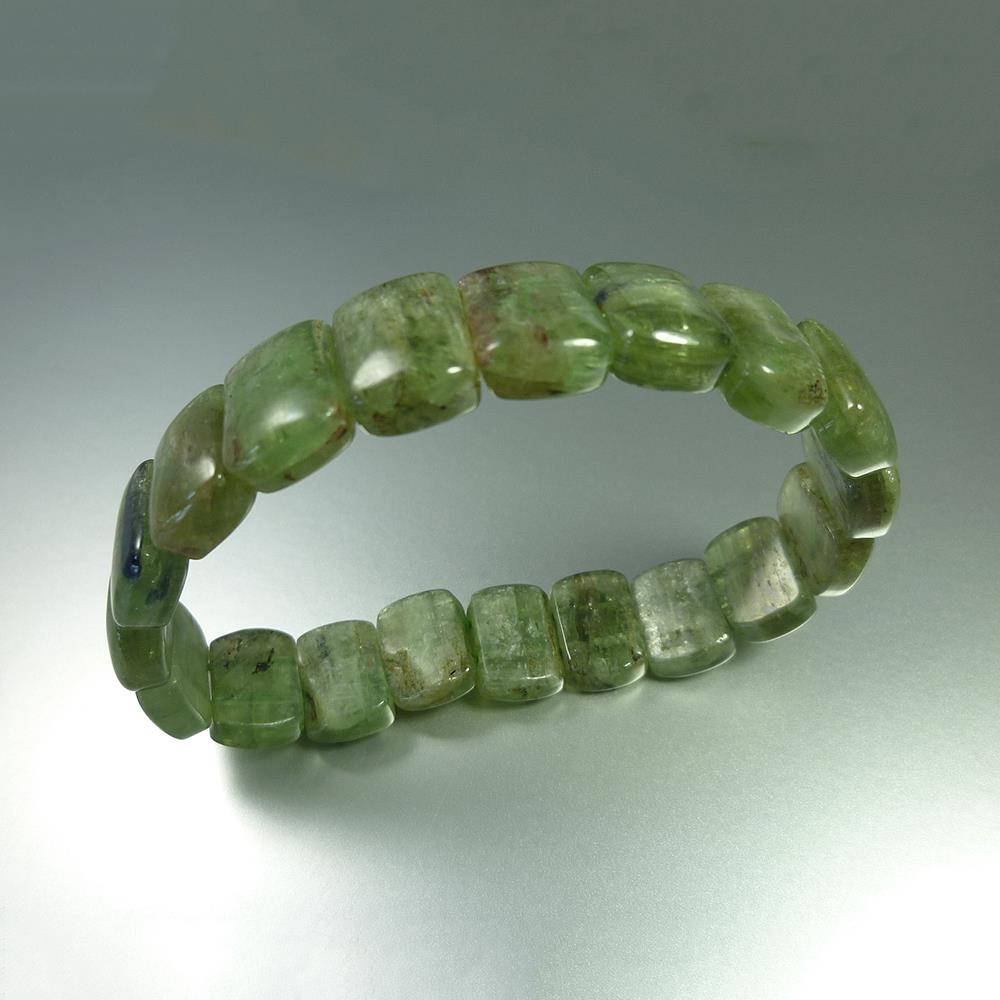 Wunderschönes Edelstein Armband aus grünem Quarz