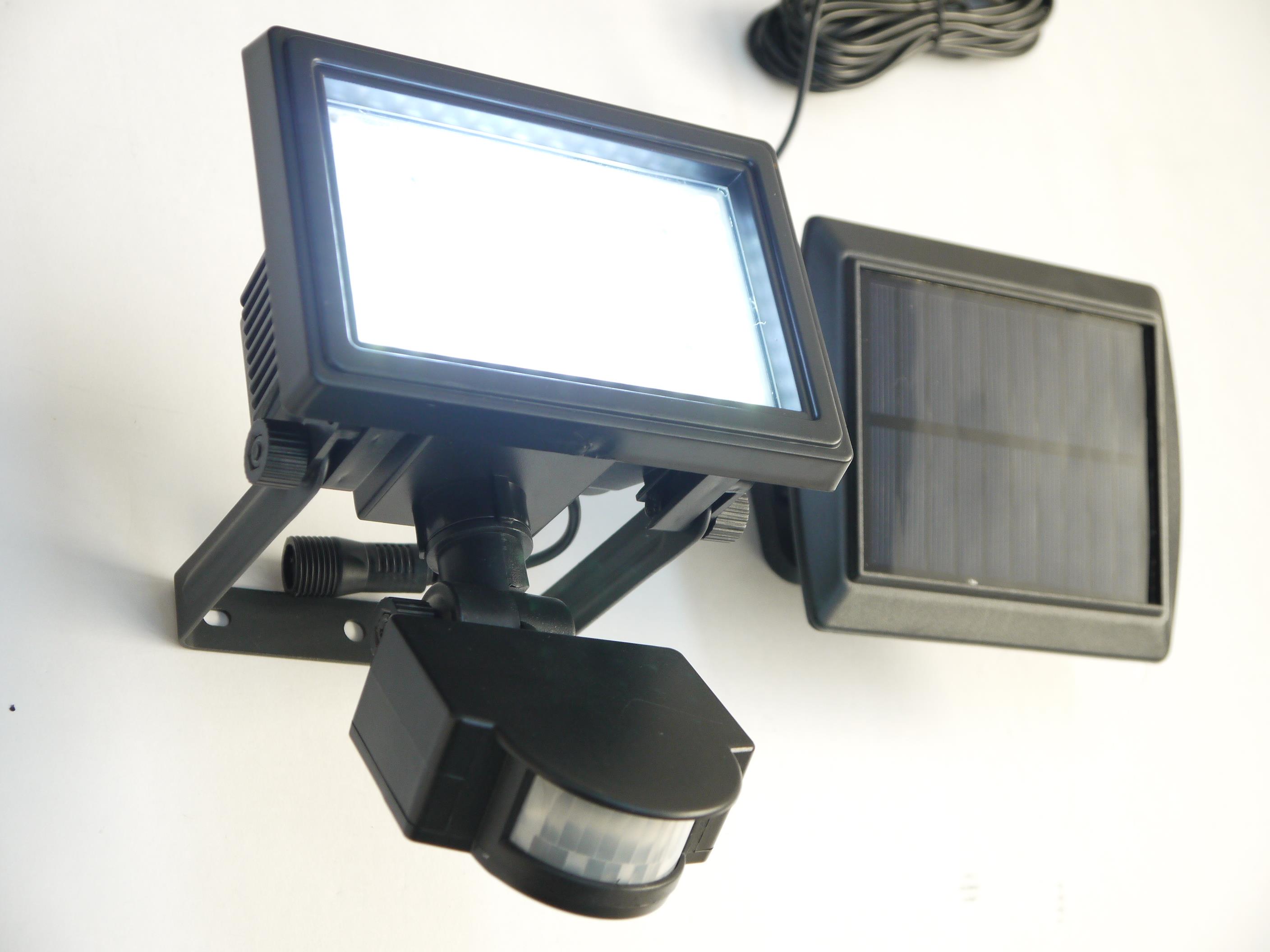 Solar Wandstrahler Ulf  mit 99 LEDs 