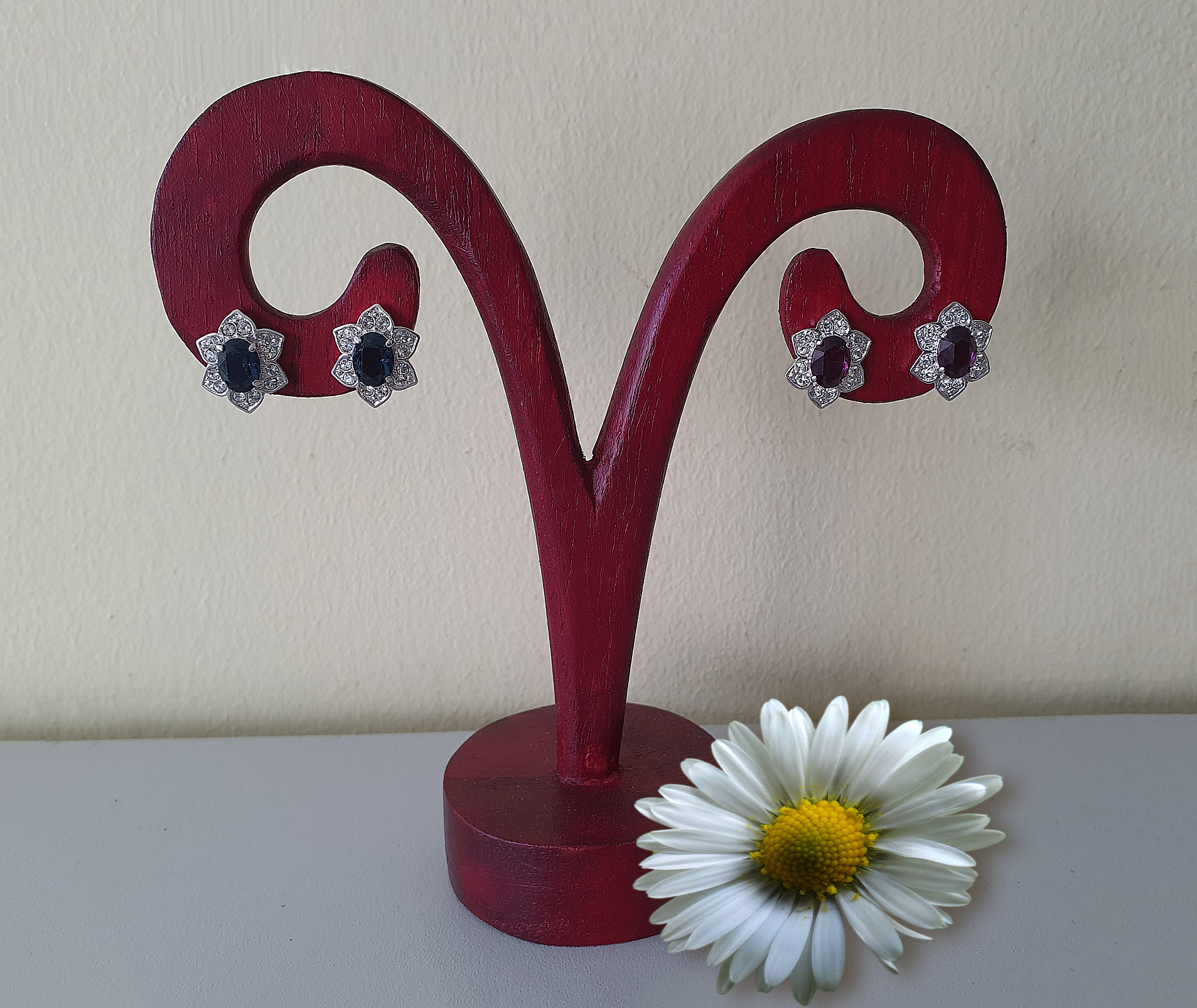 Ohrstecker "Blume" im Set, mit Stein blau und Stein lila