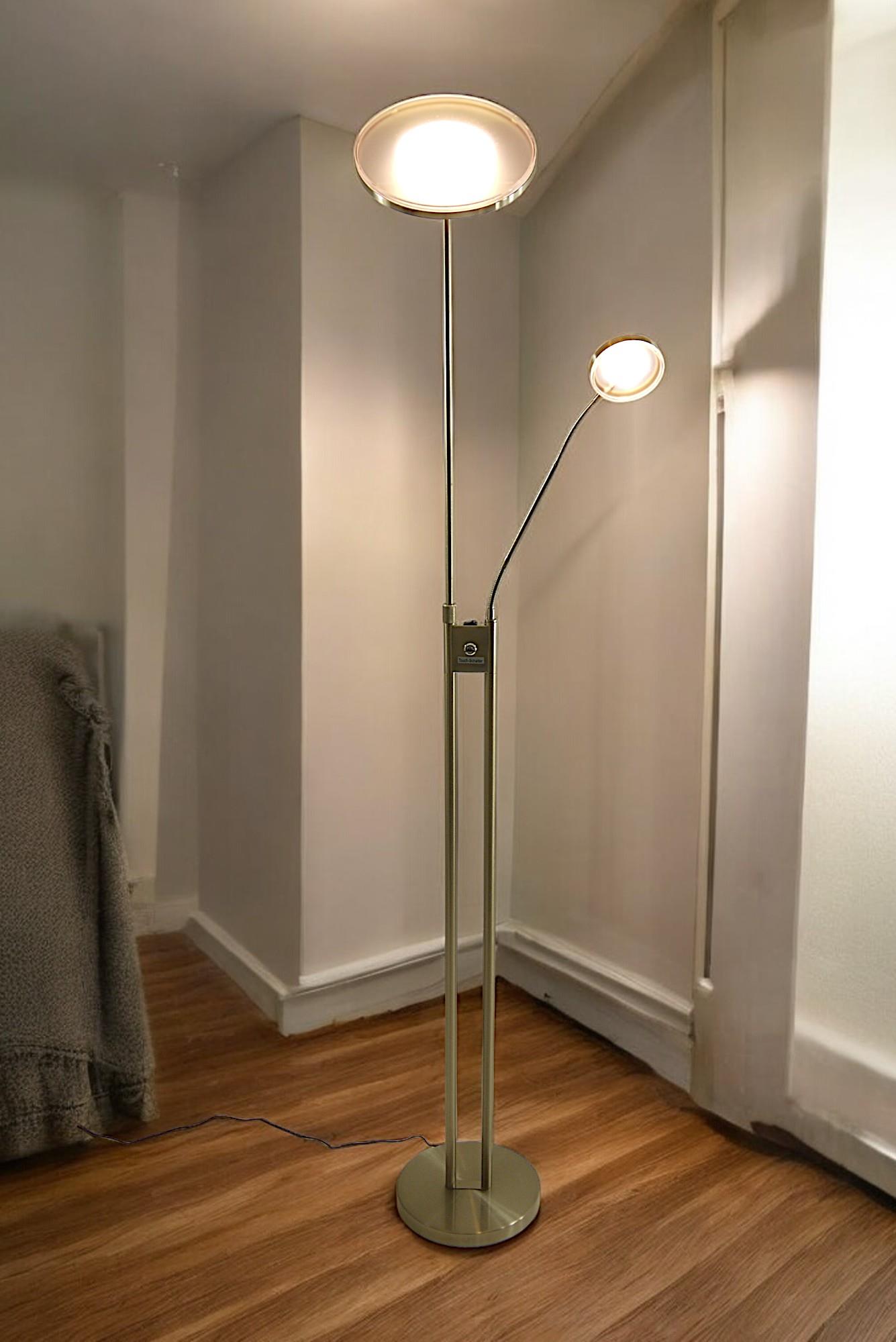 LED-Stehleuchte Livio Deckenfluter mit Lesearm und Dimmfunktion