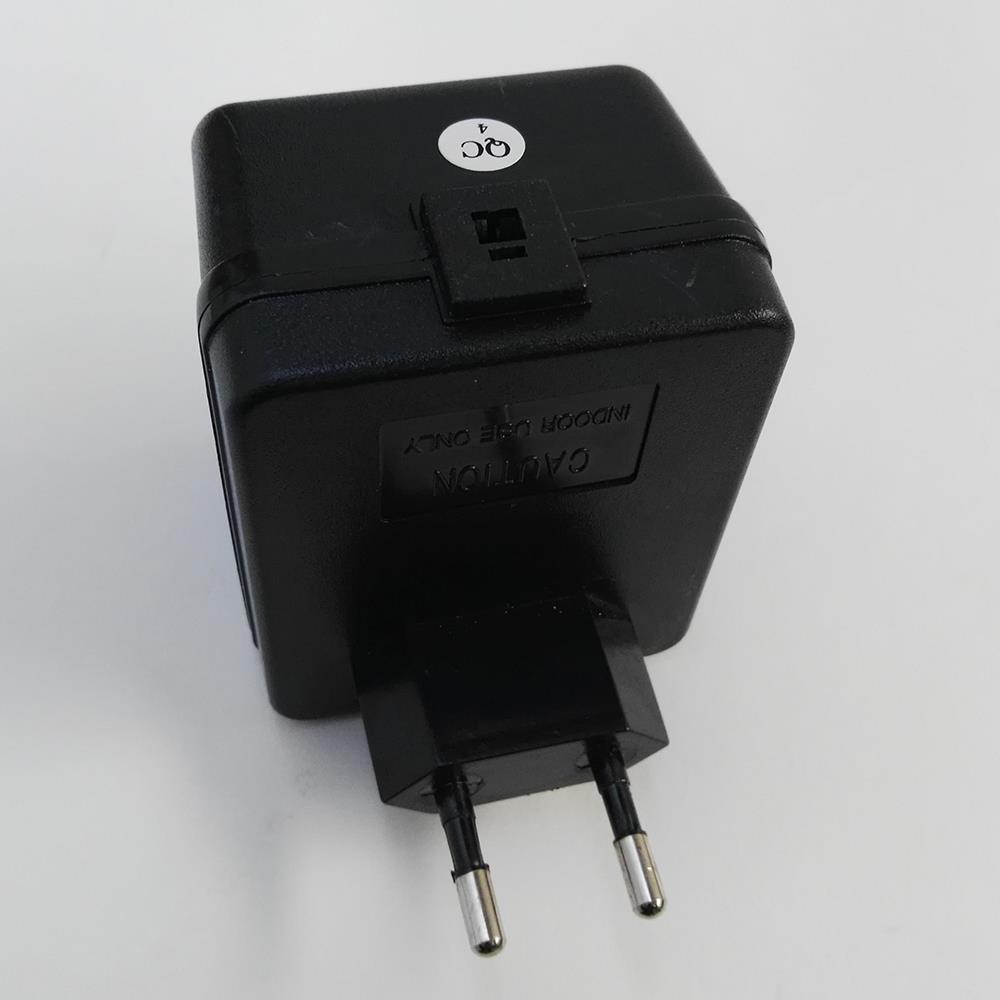 Ersatztrafo mit 2 Pin Anschluss 12V - 1,25A max.15 Watt Netzteil für Innen Adapter